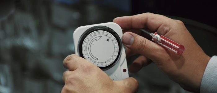 Ahorra Electricidad: Guía para Usar Programadores Horarios