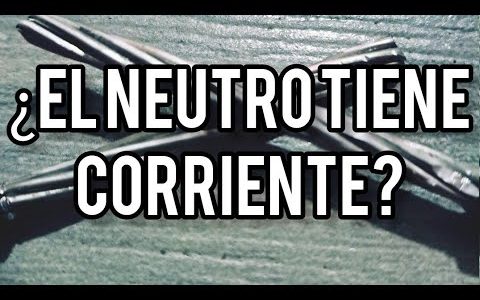 Riesgos de manipular enchufes sin cortar la corriente
